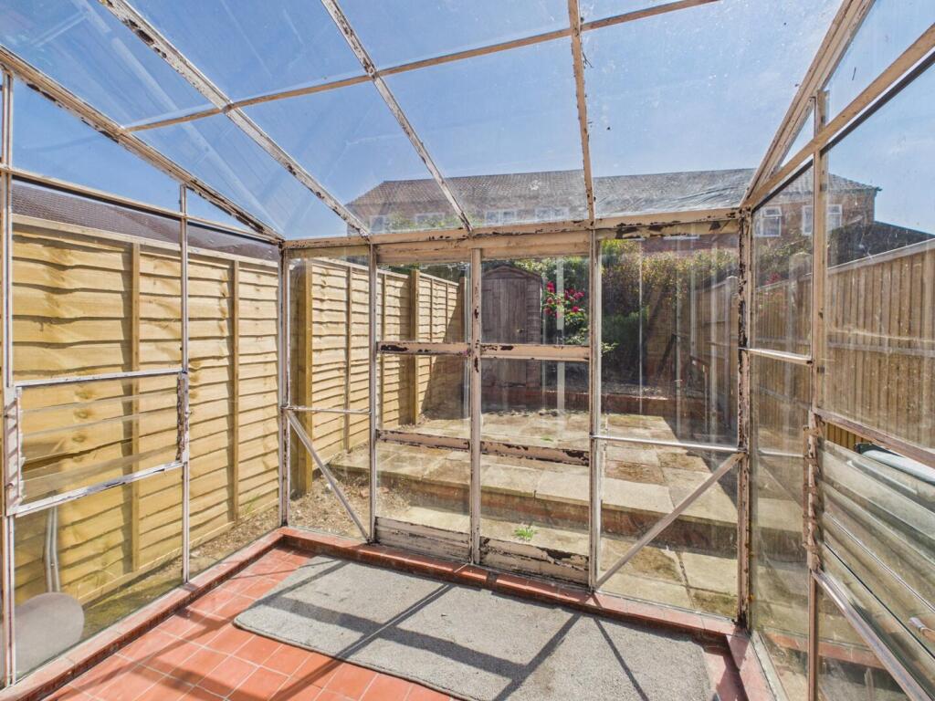 House in Horncastle, Stafford Gardens - More