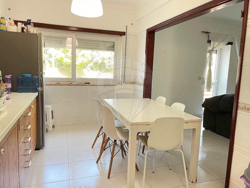 Main image of property: Setúbal, Almada