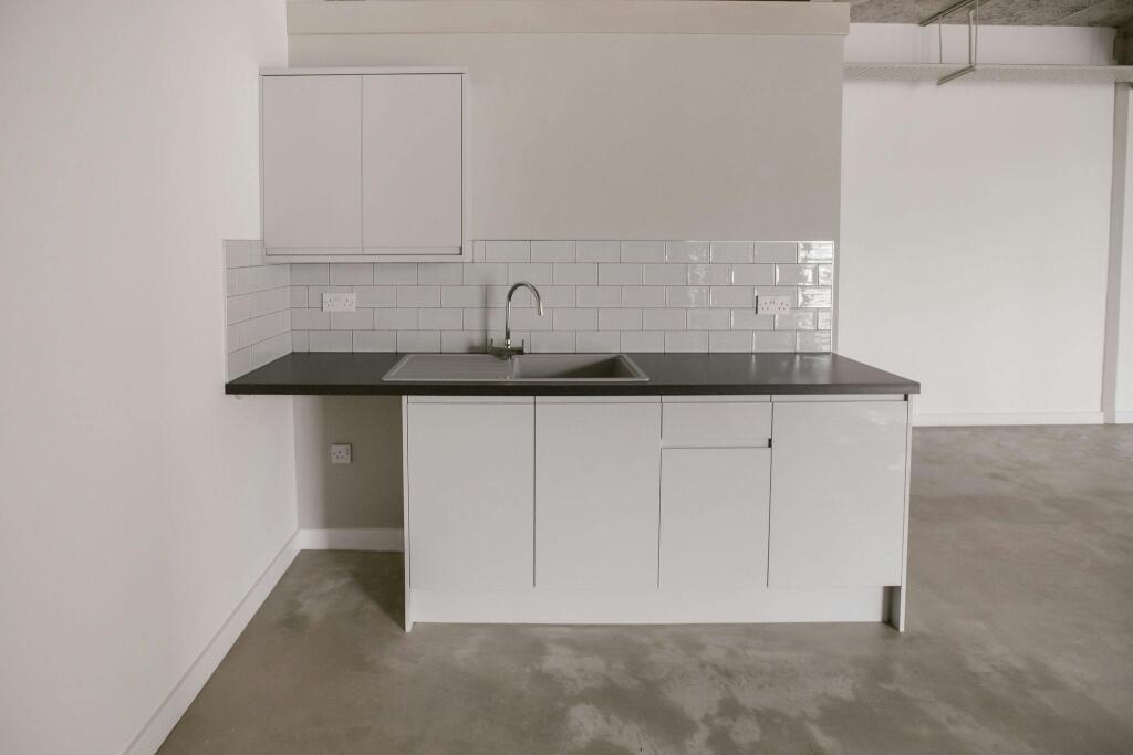 Base Business Space, Industrial - Internal kitchen