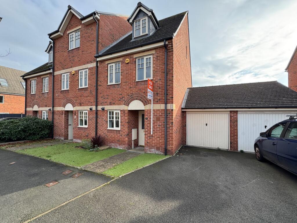 3-bed terraced on Caroline Court, Burton-On-Trent, DE14, £210,000