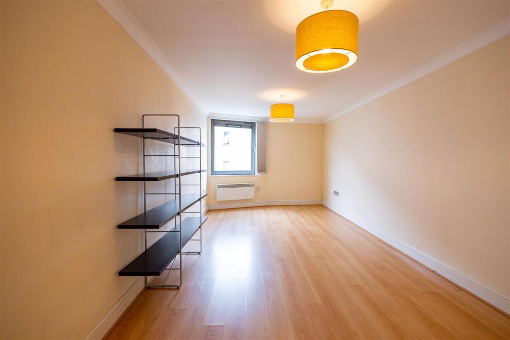 Apartment in Birmingham - More