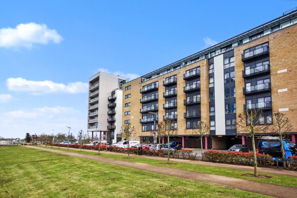 Main image of property: 43 Douglas House, Ferry Court, Cardiff, CF11 0LD