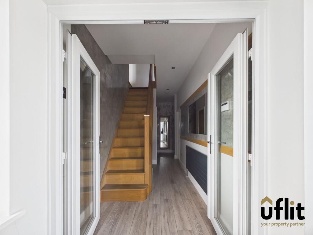 House in Rotherham, Parkgate - View 5
