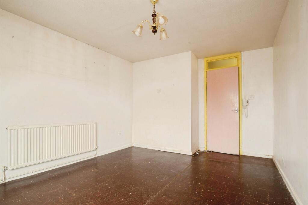 Apartment in Cardiff, Tremorfa - View 3