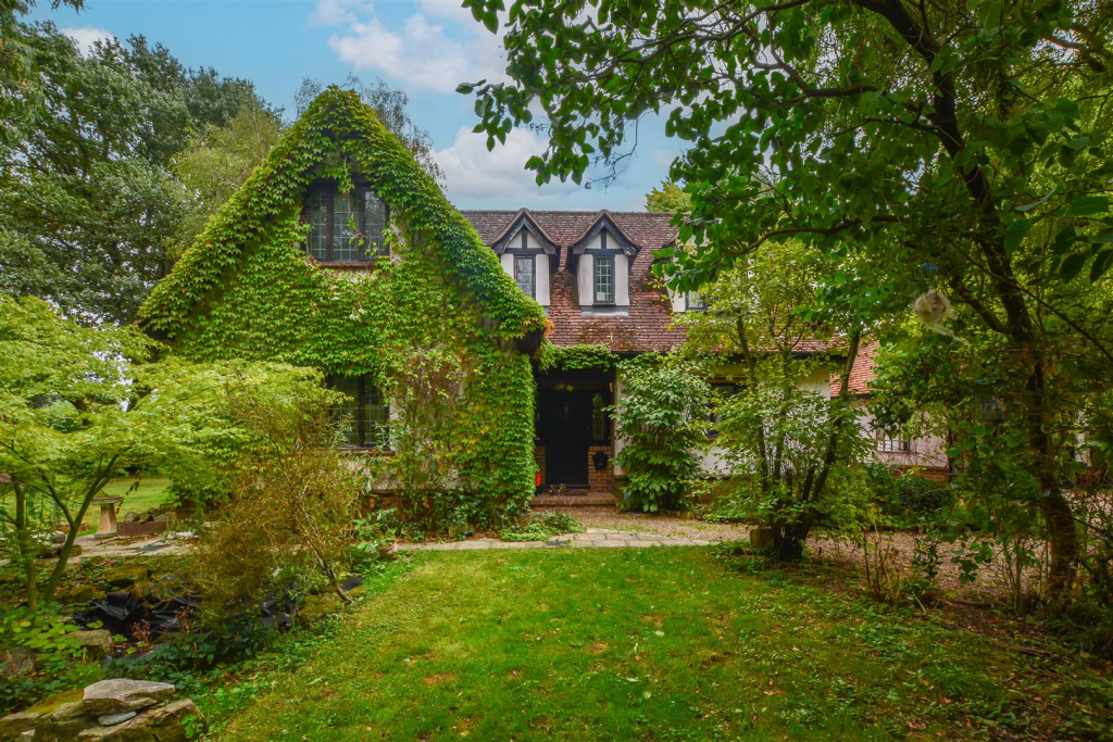 Main image of property: Long Ridings Avenue, Hutton, Brentwood