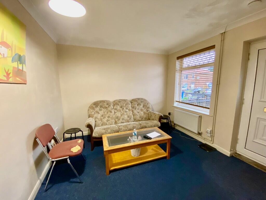 Main image of property: Earlham Grove