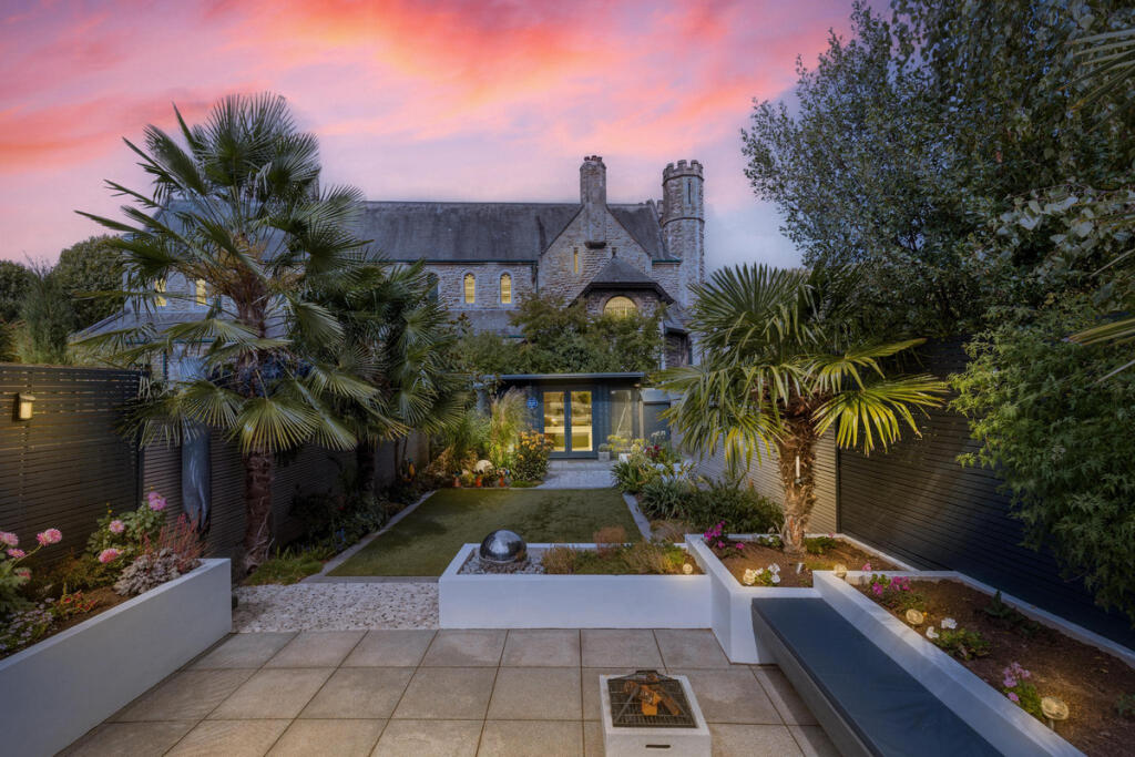 House in London - View 5