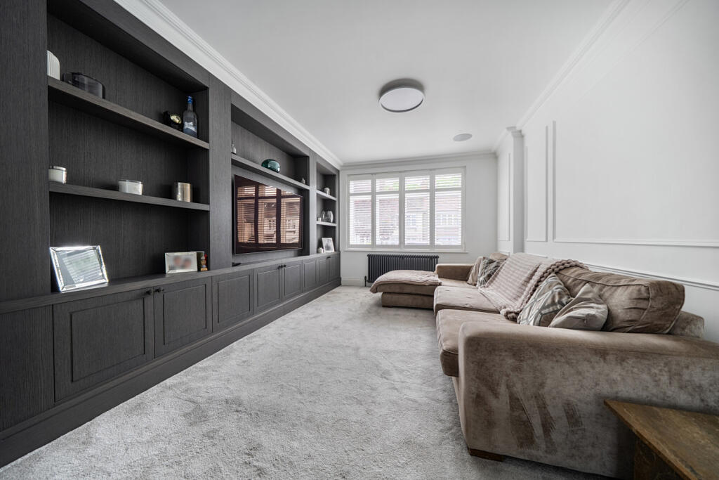 House in London - View 2