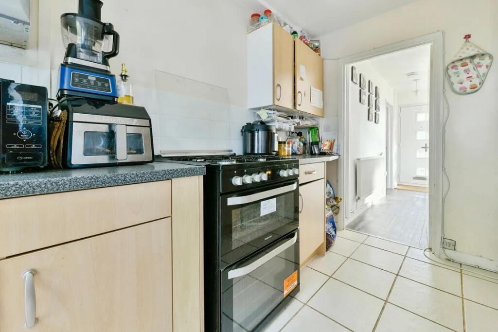 House in Stevenage, Hertfordshire - View 5