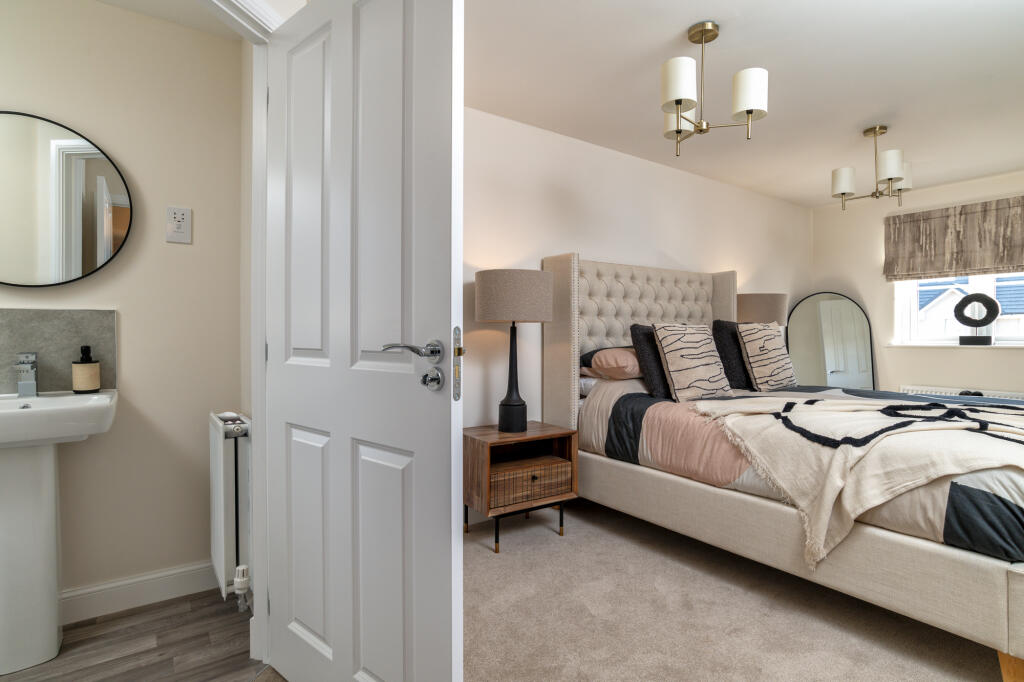House in Dundee, Maryfield, Stobswell - More