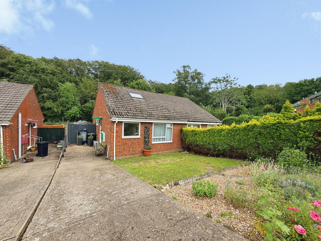 Main image of property: Corsair Drive, Dibden, Southampton, SO45 5UF