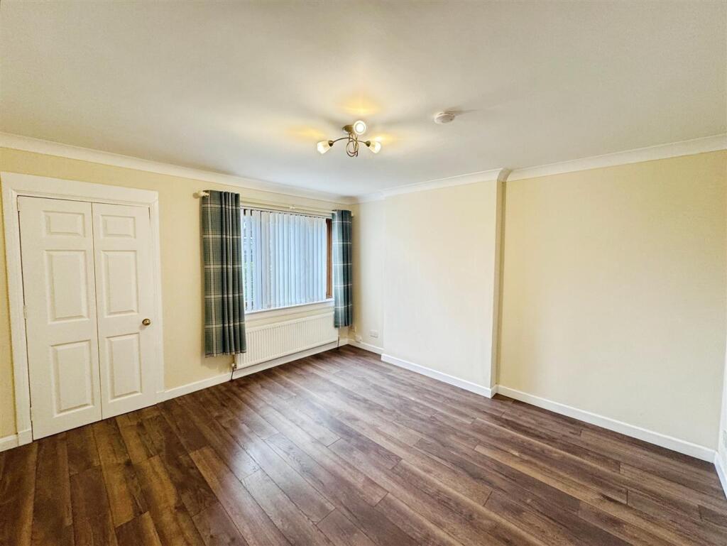 House in Glasgow - More