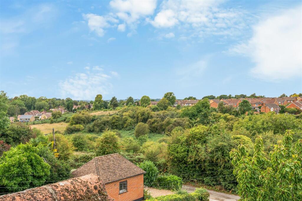 House in Rochester - View 4