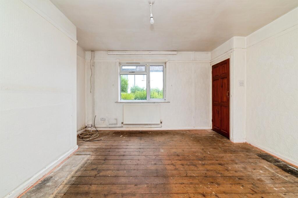 House in Hertford, Foxholes - More