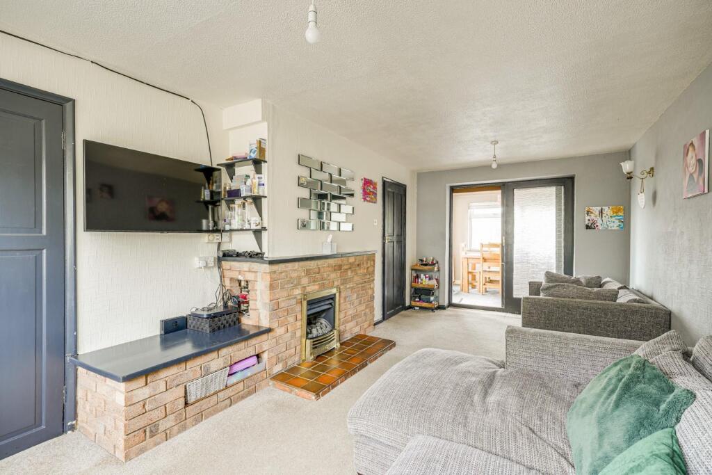House in Luton - View 2