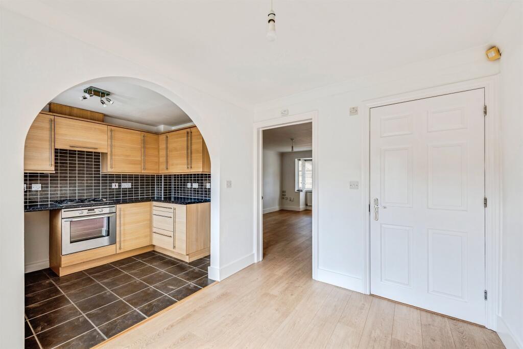 House in West Oxfordshire, Carterton - View 4