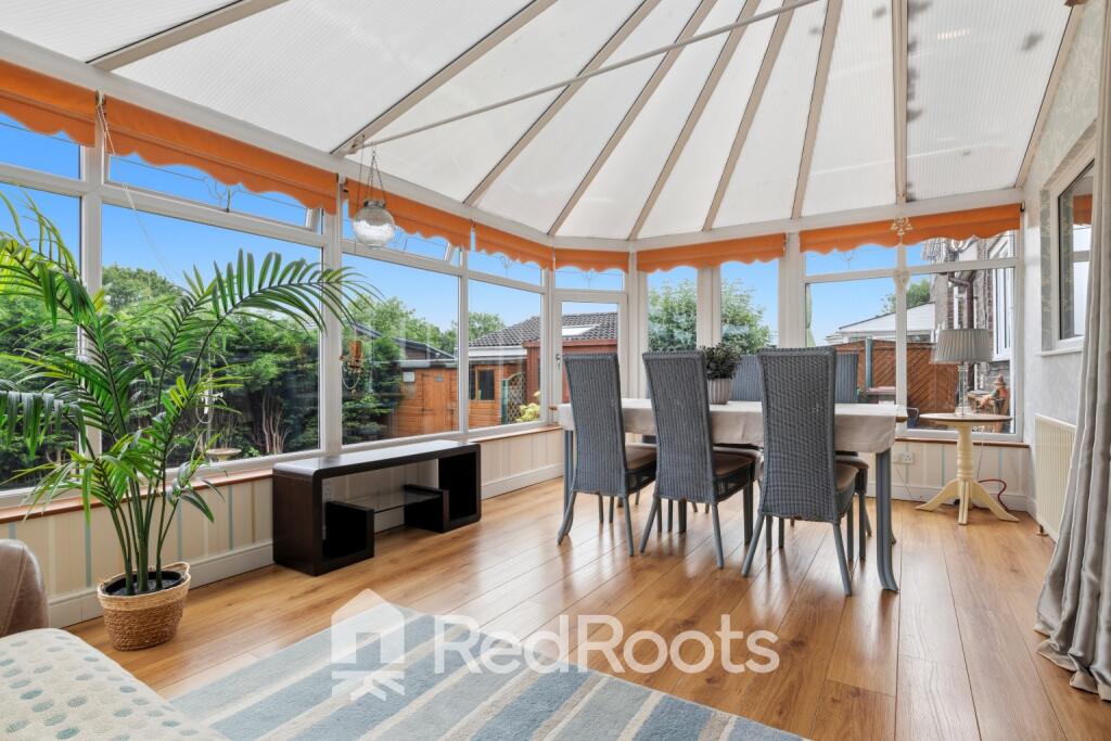House in Wakefield, Sitlington - View 4