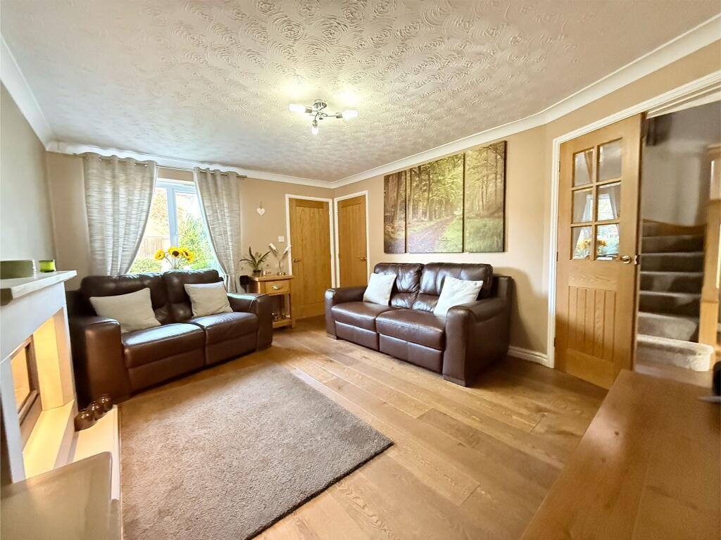 Shuttle Eye Way, Grange Moor, WF4 photo 4