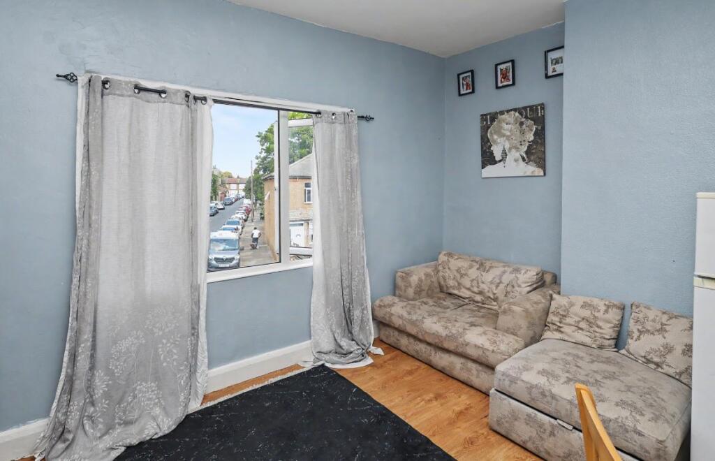 Apartment in London - View 3