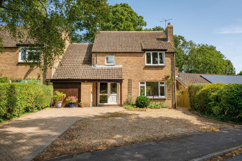 4-bed detached on Lynch Hill Park, Whitchurch, RG28 7NF, £650,000
