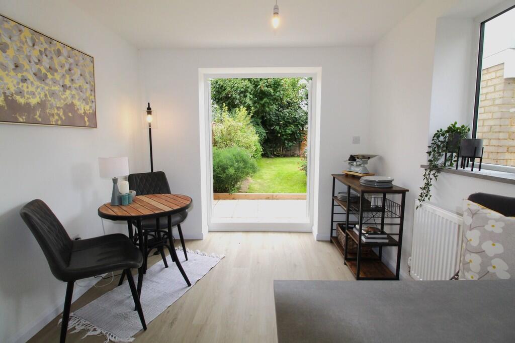 House in Sandy, Central Bedfordshire - More