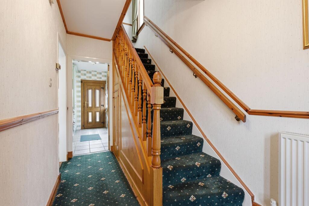 House in Elderslie, Johnstone Castle, Renfrewshire - More