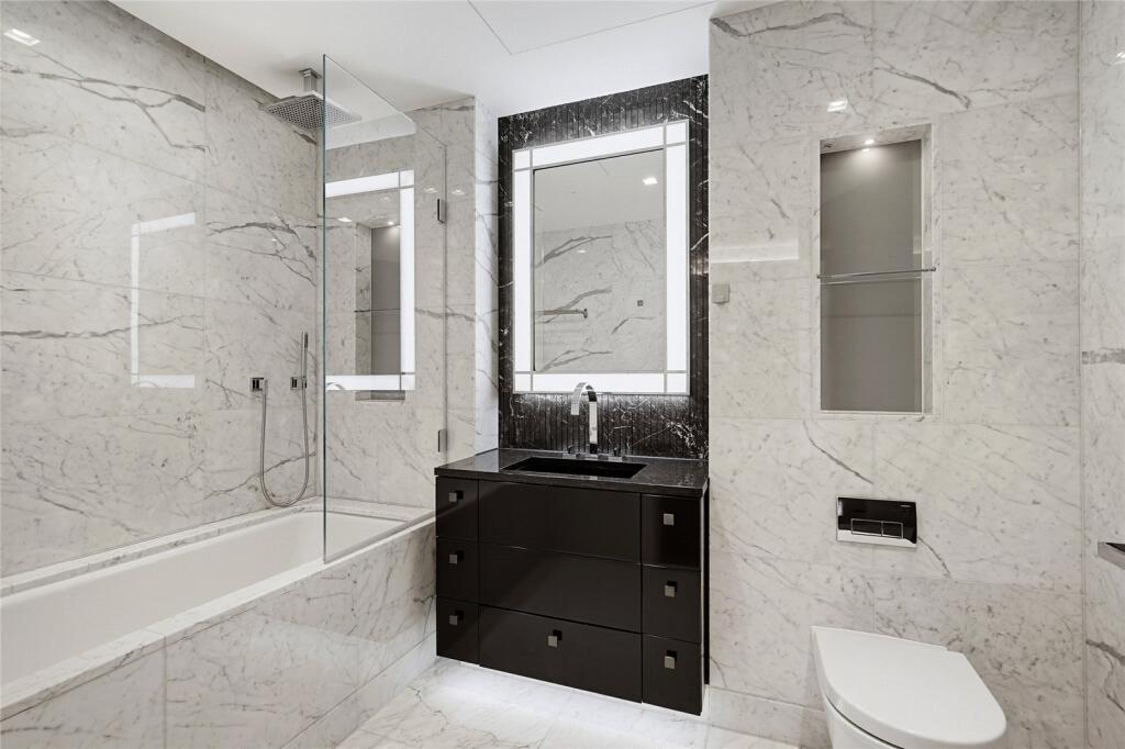 Apartment in London - More