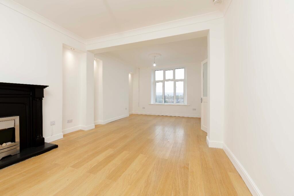 House in Treharris - More