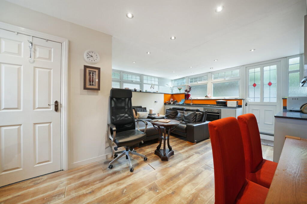 Apartment in London - View 2