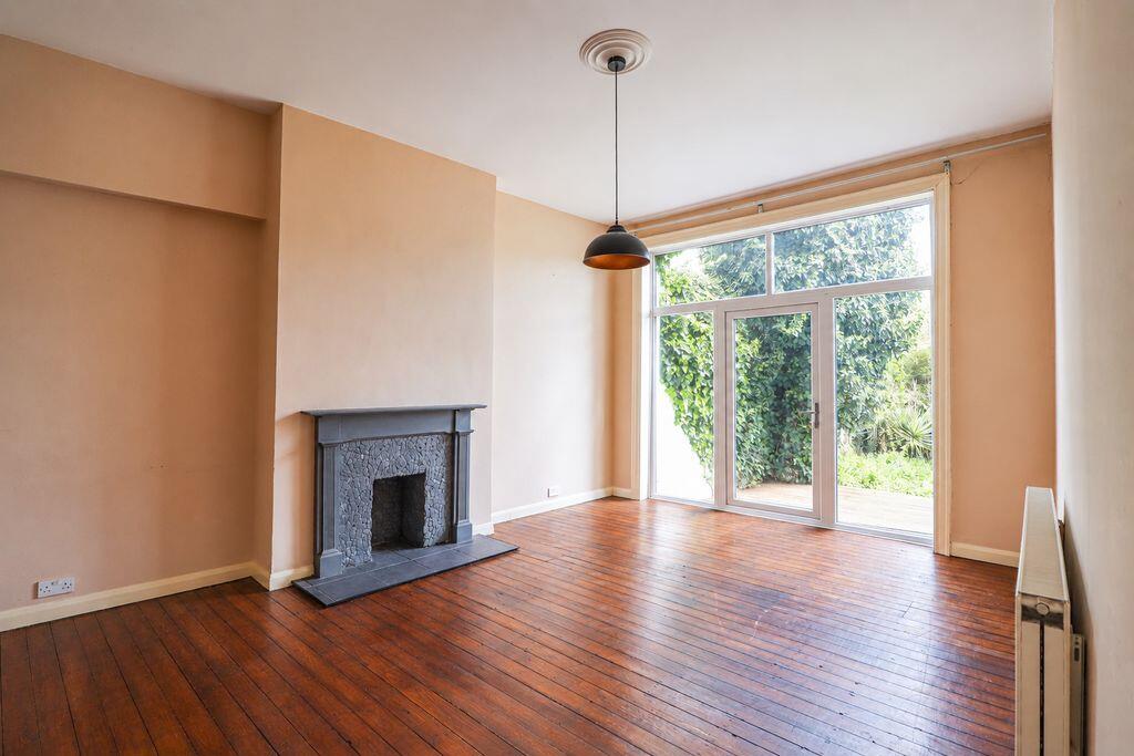 Apartment in Southend-on-Sea - View 2
