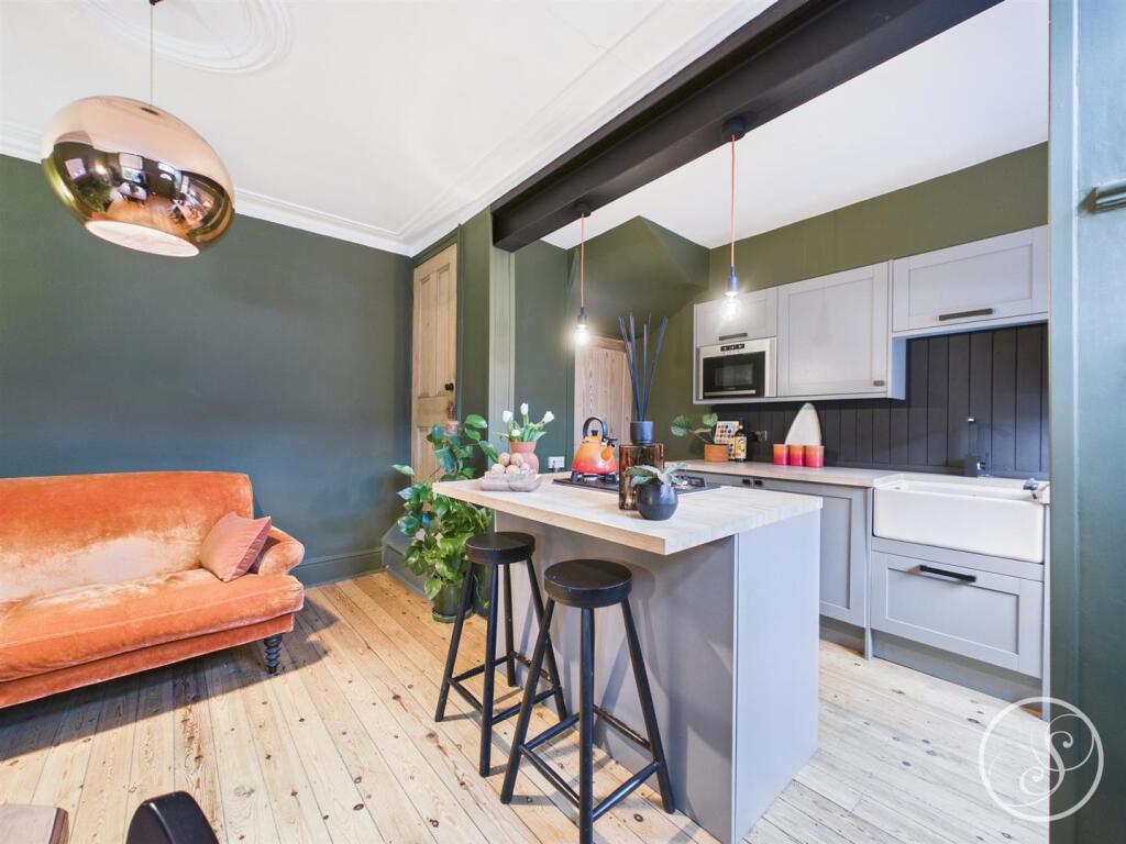 3 bedroom terraced house for sale in Methley Terrace, Leeds, LS7 - View 3