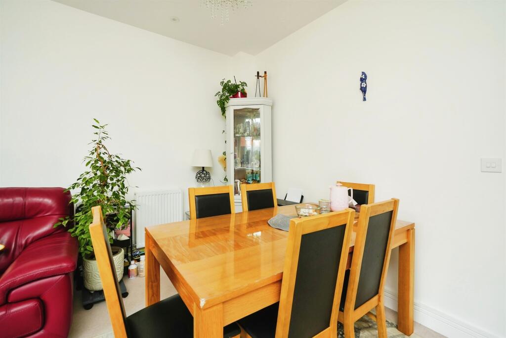 House in Didcot, Nobel Park - View 5