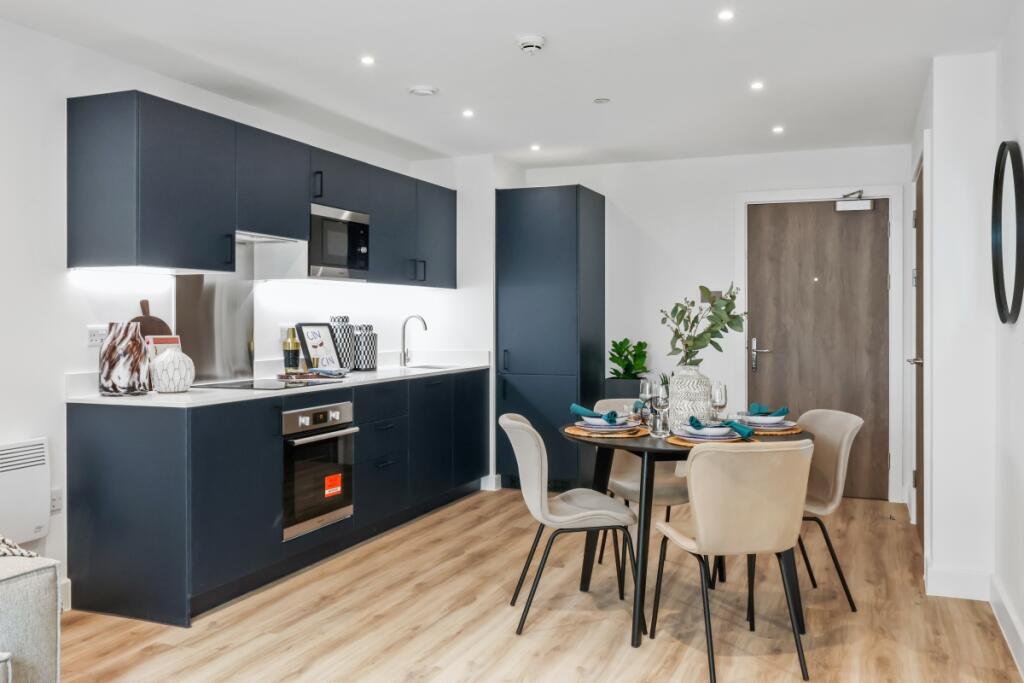 Apartment in Leeds - View 3