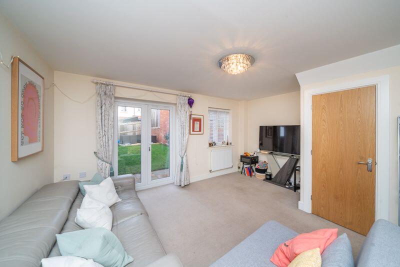 12, Todd Gardens, Hagley photo 3