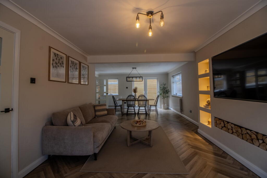 House in Newport - View 5