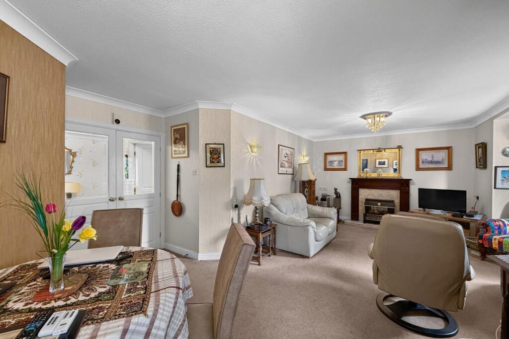 Apartment in Warrington - More