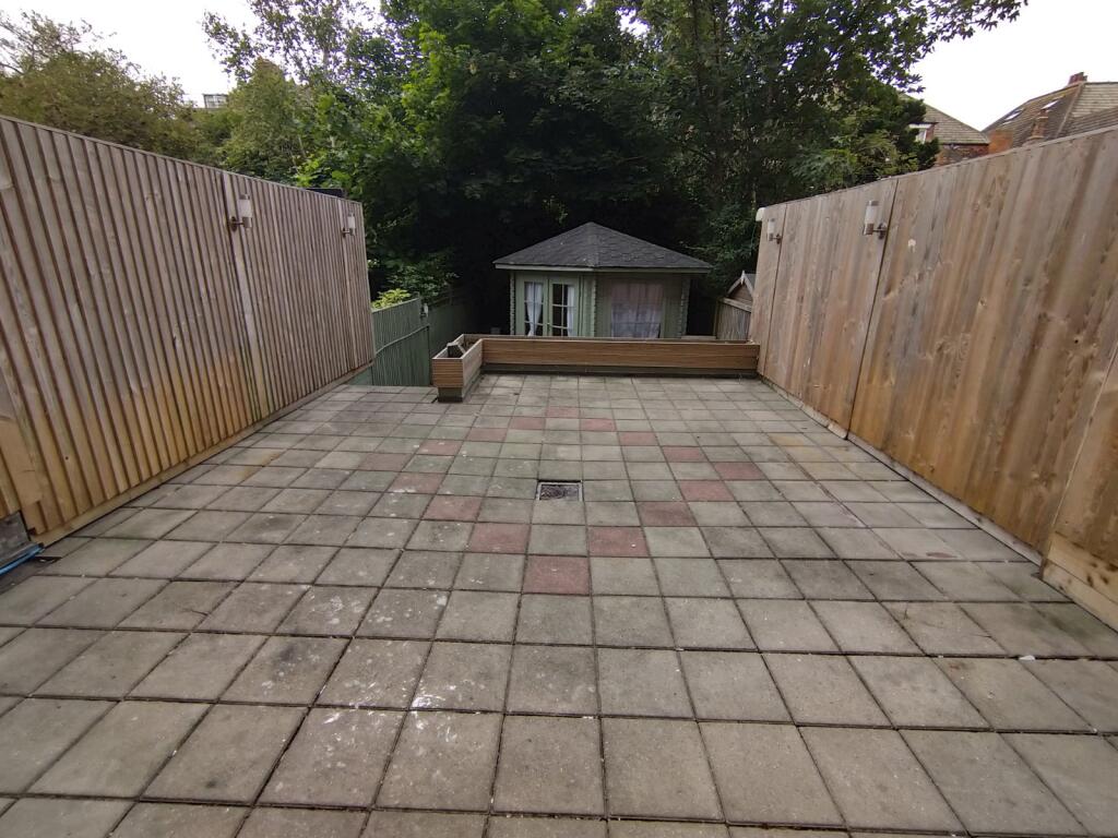 Apartment in Canterbury - More