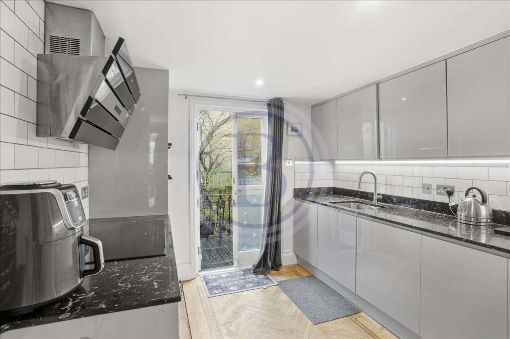 Corinne Road, London photo 4