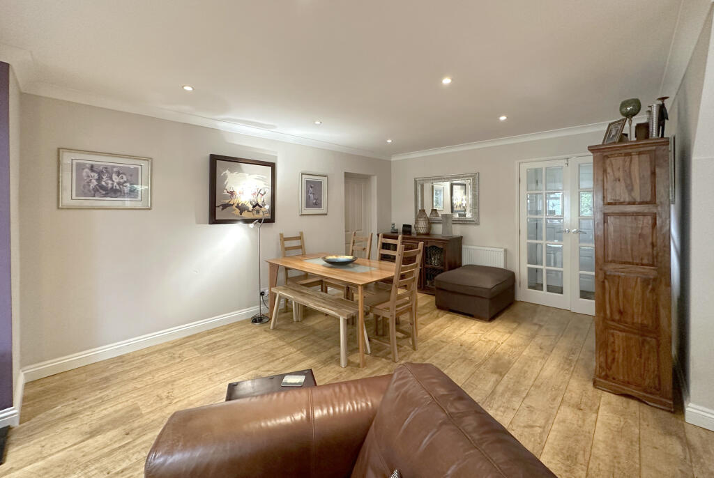 House in Southampton - More