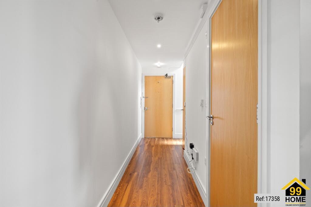 Apartment in Chelmsford - View 4