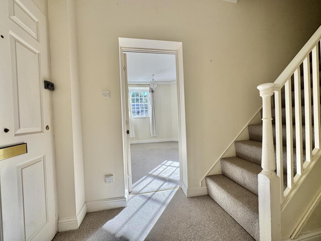 Apartment in Truro - View 3