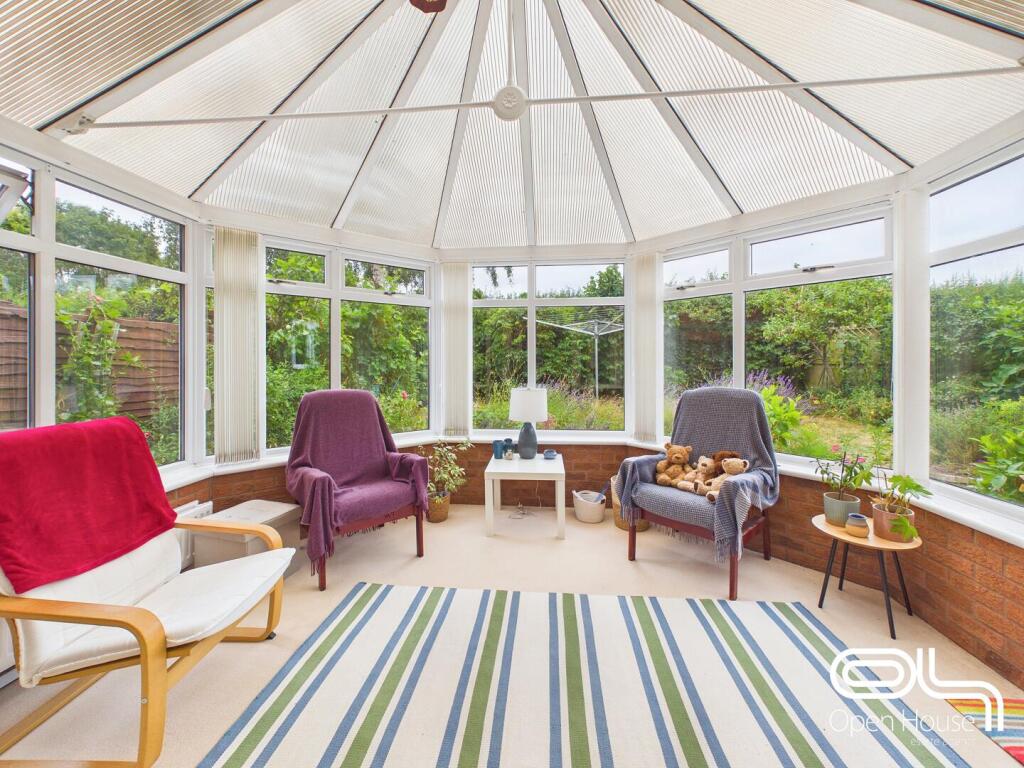 Gunnell Close, Stafford photo 4