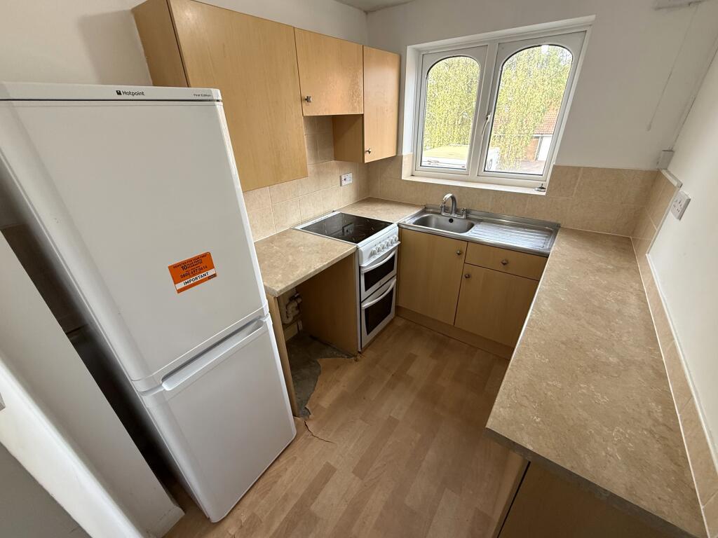 Apartment in Southall - View 3