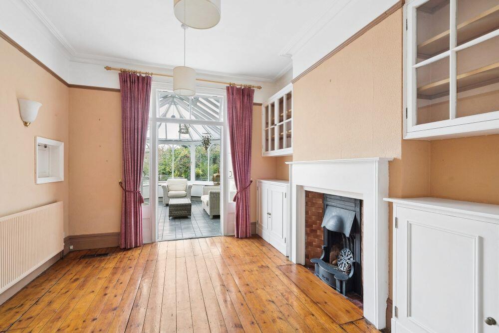 House in London, Wealdstone - More