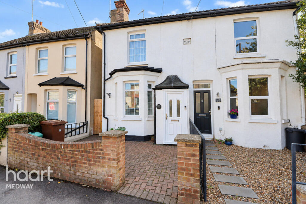 3 bedroom character property for sale in Bush Road, Cuxton, Rochester, ME2