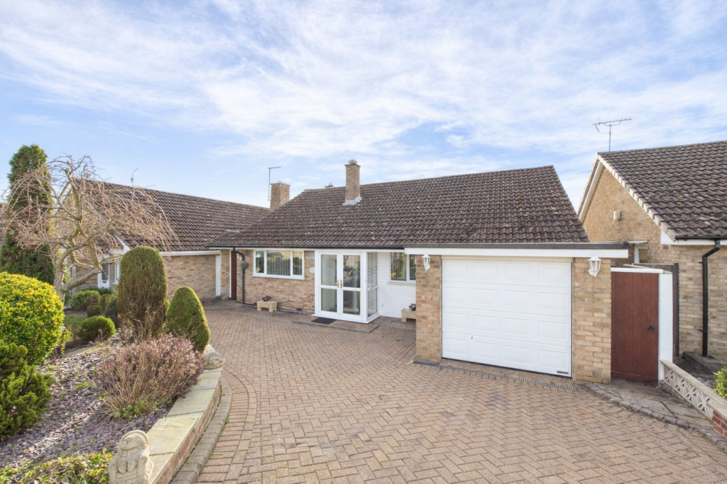 Main image of property: Stotfold Road, Hitchin, SG4