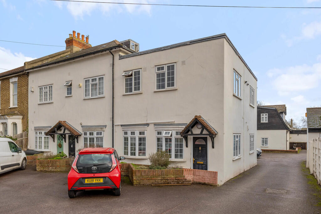 Main image of property: Golden Mews, 15 Howard Road