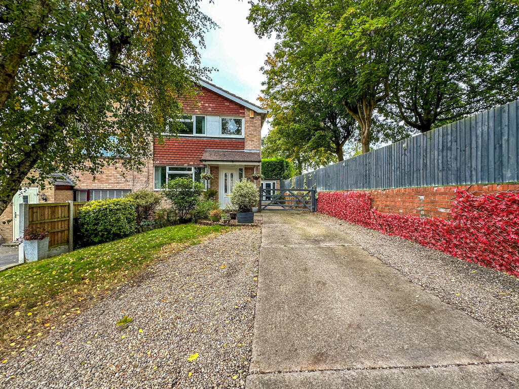 Main image of property: Lingfield Rise, Mickleover