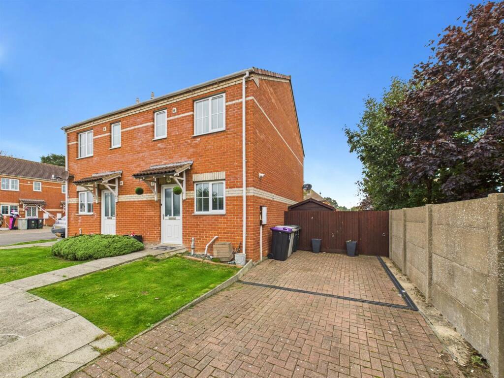 2-bed semi-detached on Freemans Orchard, Mablethorpe, £150,000
