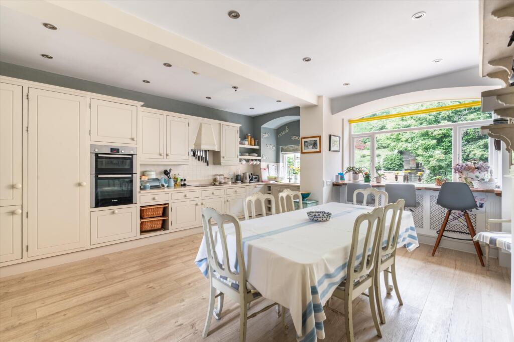 House in Mole Valley, Abinger - View 5